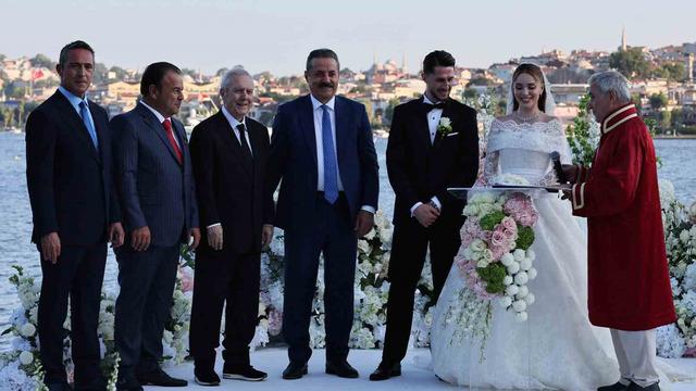 İsmail Yüksek Dünyaevine Girdi: Fenerbahçe Camiası Nikahta Buluştu