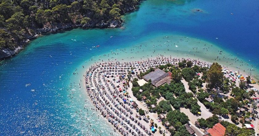 Türkiye’nin turizm geliri yılın ikinci çeyreğinde 14,8 milyar doları aştı