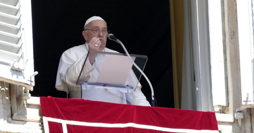 Papa Francis, Zelenskiy’in Ukrayna Ortodoks Kilisesi’ni yasaklama kararına tepki gösterdi