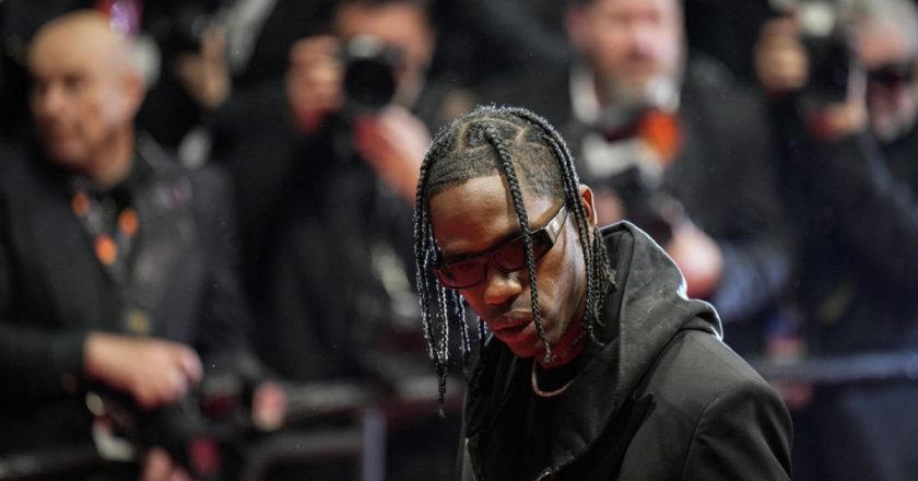 Paris’te bir otelde güvenlik görevlisiyle tartıştıktan sonra tutuklanan rapçi Travis Scott serbest bırakıldı