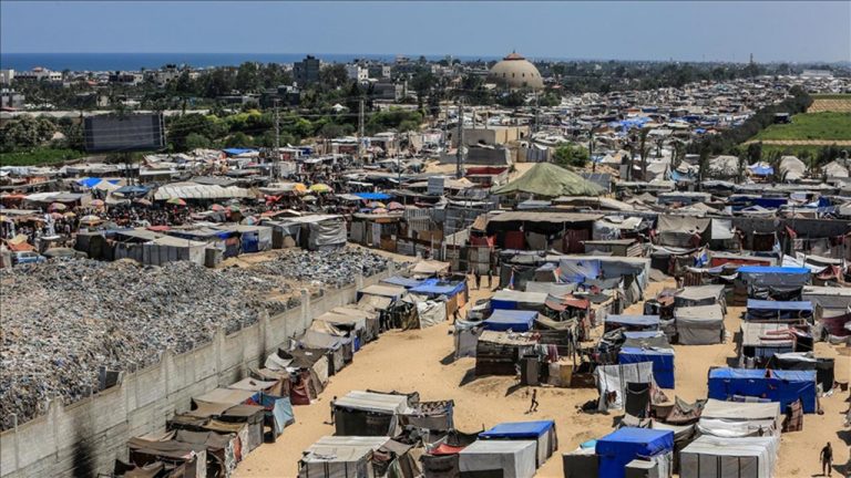 İsrail yeni bir katliam peşinde: Güvenli bölgeye saldırdı