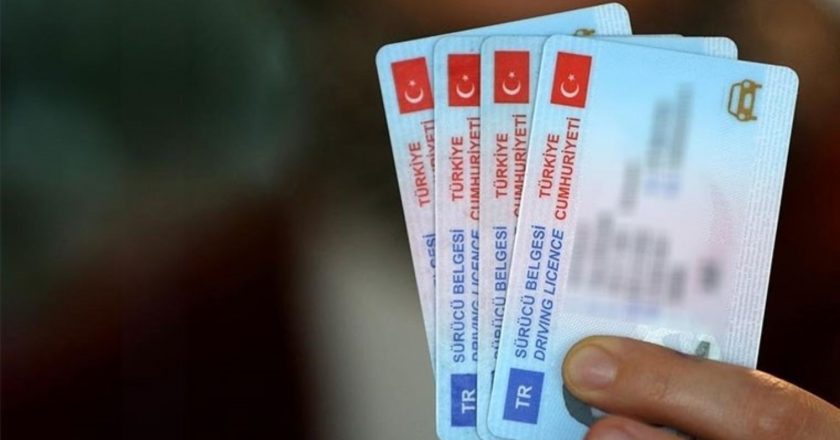Dolandırıcılık cihazıyla ehliyet sınavına girmeye çalışırken yakalandı – Son Dakika Türkiye Haberleri