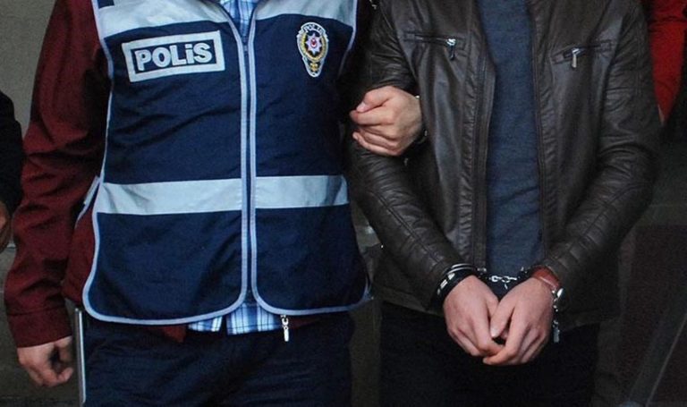 İzmir’de ‘sahte polis’ çetesine operasyon: 7 tutuklama