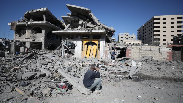 Hastane Müdürü Kemal Advan: İsrail Gazze'nin kuzeyindeki Filistinli aileleri tamamen yok etti