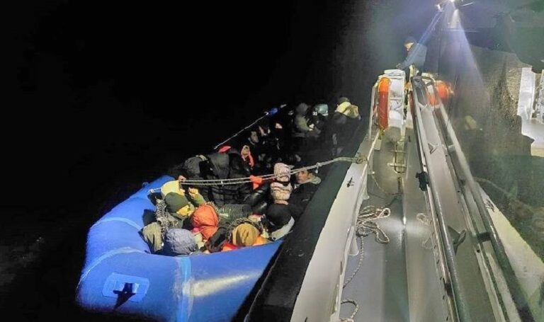 Ayvalık açıklarında onlarca kaçak göçmen yakalandı! – Türkiye'den son dakika haberleri