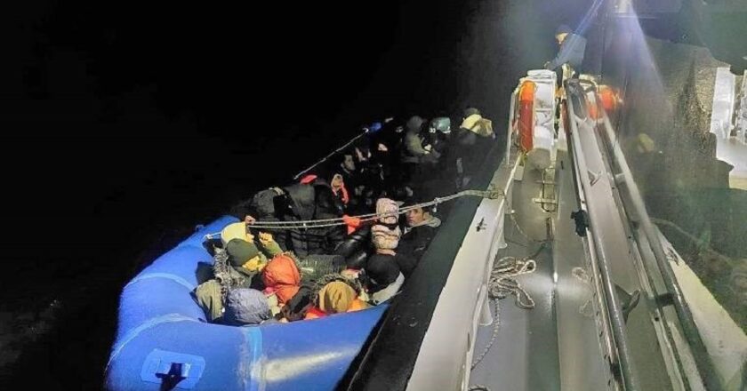 Ayvalık açıklarında onlarca kaçak göçmen yakalandı! – Türkiye'den son dakika haberleri