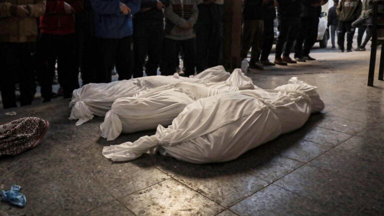 Hamas: İsrail'in Gazze'deki çadırları da hedef alan saldırılarında 50'den fazla sivil öldü