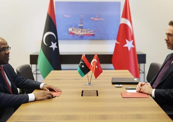 Enerji Bakanı Bayraktar Libya Petrol Bakanı ile bir araya geldi