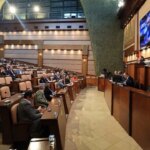 IMM, belediyelerin belediyelerin belediyelerin yurtlarını açma yetkisini kaldırmasından önceki günün profesyonellerine verilen yurt binasına devam etti.