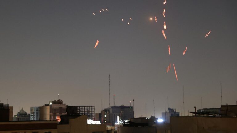 Tahran’da ciddi patlama kıyıları dinlendi