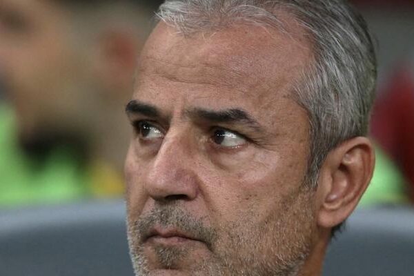 Ismail Kartal ve İran takımı Persepoli ayrıldı