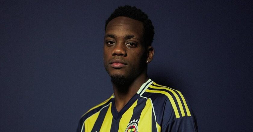 Jhon Duran tarihe Fenerbahçe’ye düştü
