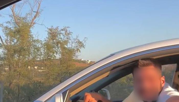 İstanbul nesli tükenmekte olan trafikte makasını saran sürücü