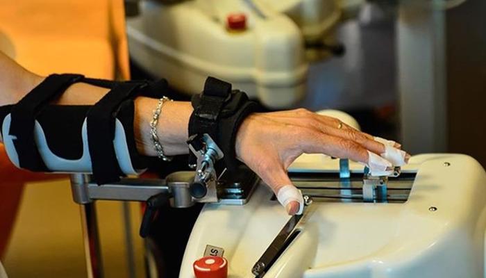 Nöroloji uzmanı uyardı: “SM hastalığı kadınlarda erkeklerden 3-4 kat daha fazla görülüyor”