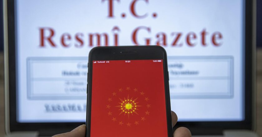 Randevu ve işten çıkarma kararları resmi Gazete’de yayınlandı