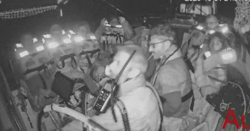 İsrail Soykırım Ordusu, gemileri yasadışı bir şekilde kavramaya başladı